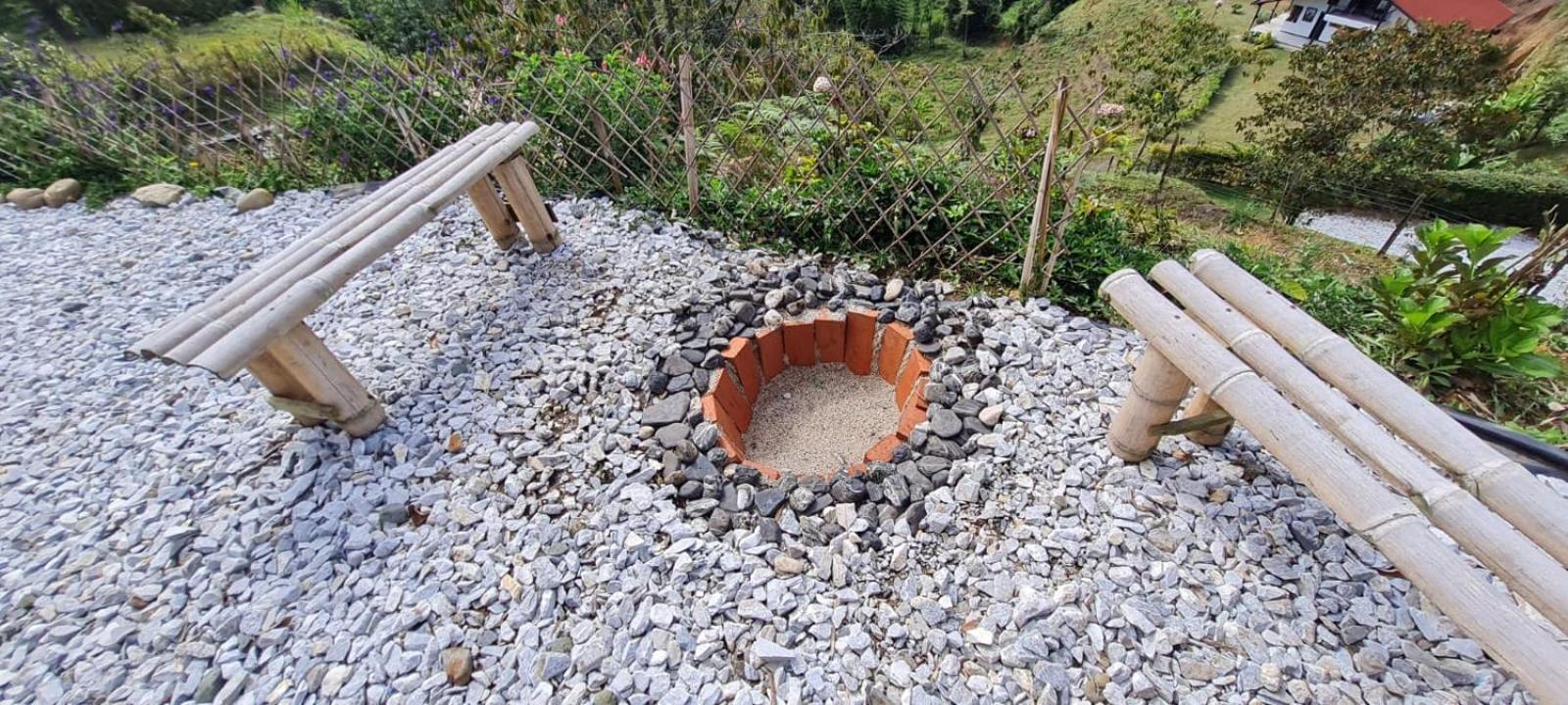 Starka & Jacuzzi Holiday home *
